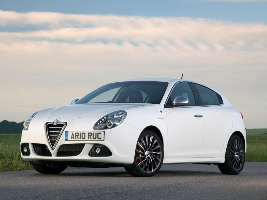  Alfa Romeo Giulietta 2010 года  (UK) (фото 51 из 67)